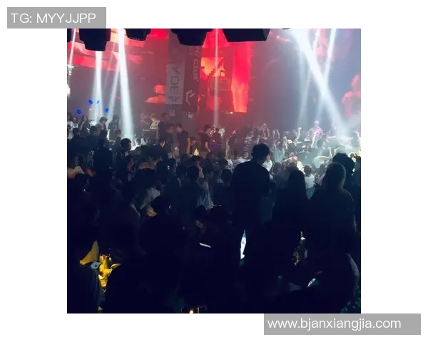 足球明星夜生活揭秘酒吧聚会精彩瞬间大盘点